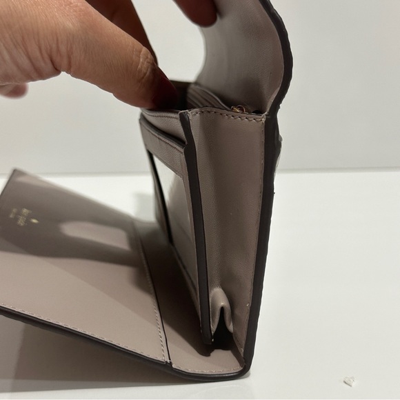 Authentic Kate Spade Wallet - Picture 5 of 9